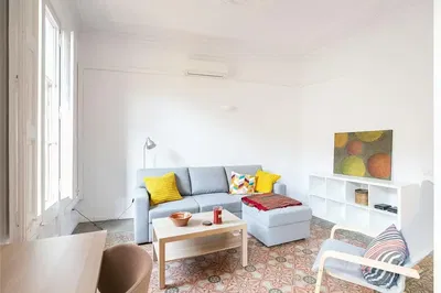 Cuisine; électroménager, parquet, lumière naturelle, style moderne