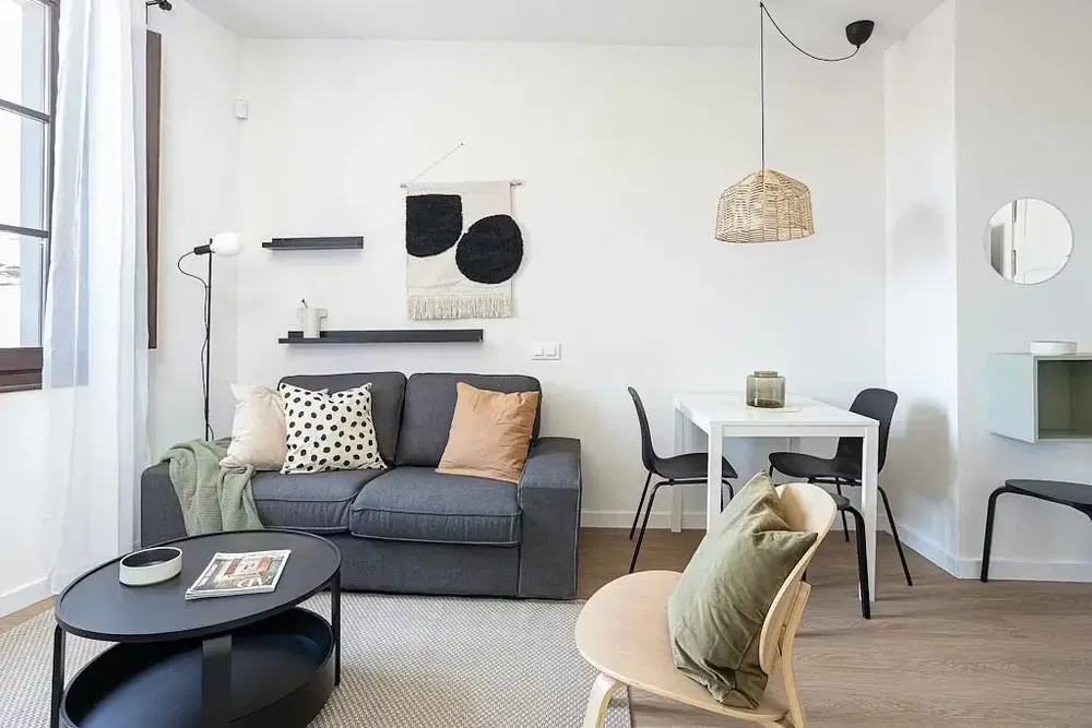 مطبخ; أجهزة المطبخ, أرضية خشبية, ضوء طبيعي, أسلوب عصري