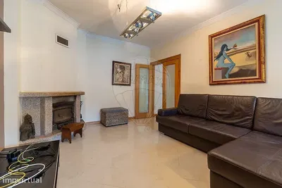 Küche; küchengeräte, holzboden, tageslicht, moderner stil