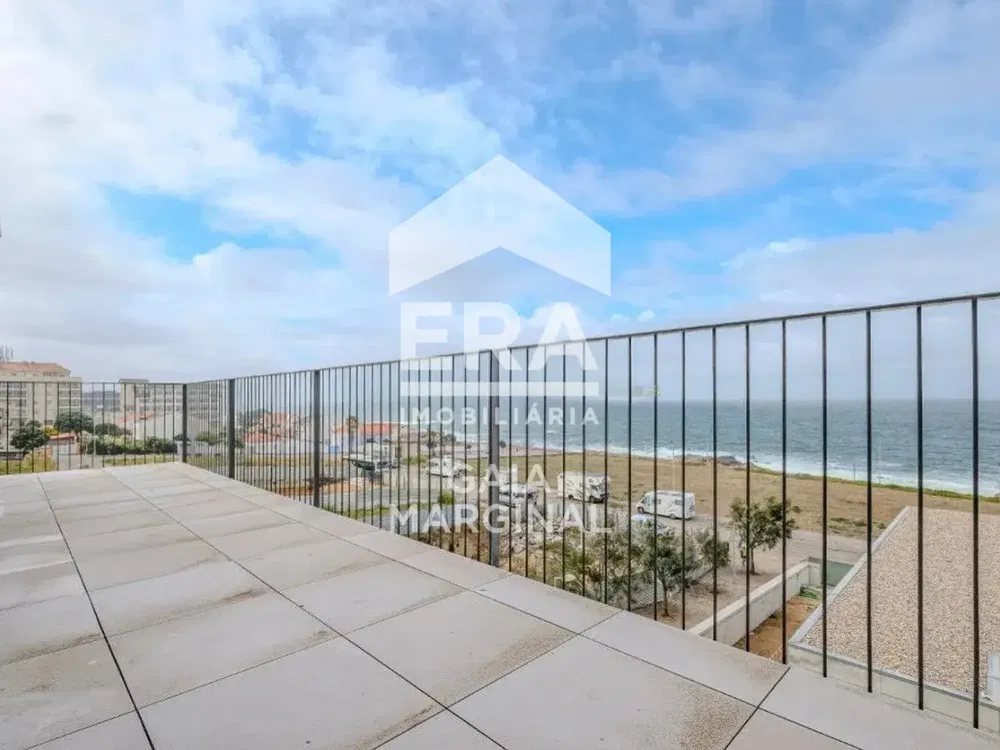 Küche; küchengeräte, holzboden, tageslicht, moderner stil