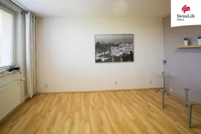 Küche; küchengeräte, holzboden, tageslicht, moderner stil