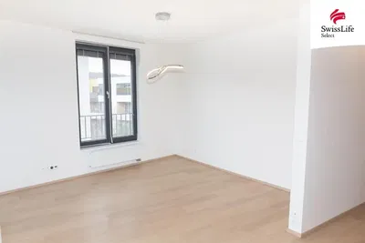 Kuchnia; sprzęt kuchenny, podłoga drewniana, światło dzienne, styl nowoczesny