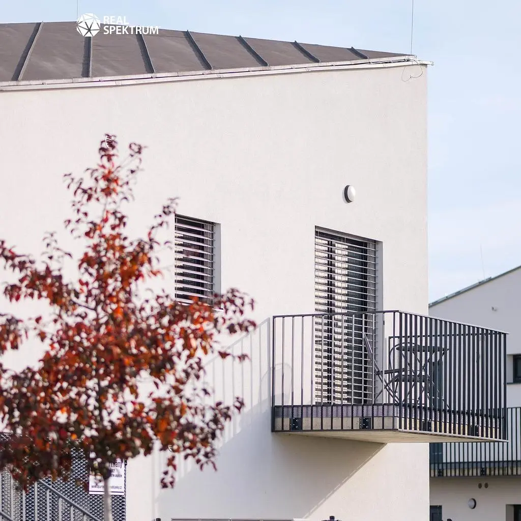 Salon; parquet, lumière naturelle, style moderne