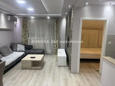 Κουζίνα; συσκευές κουζίνας, ξύλινο πάτωμα, φυσικό φως, μοντέρνο στυλ