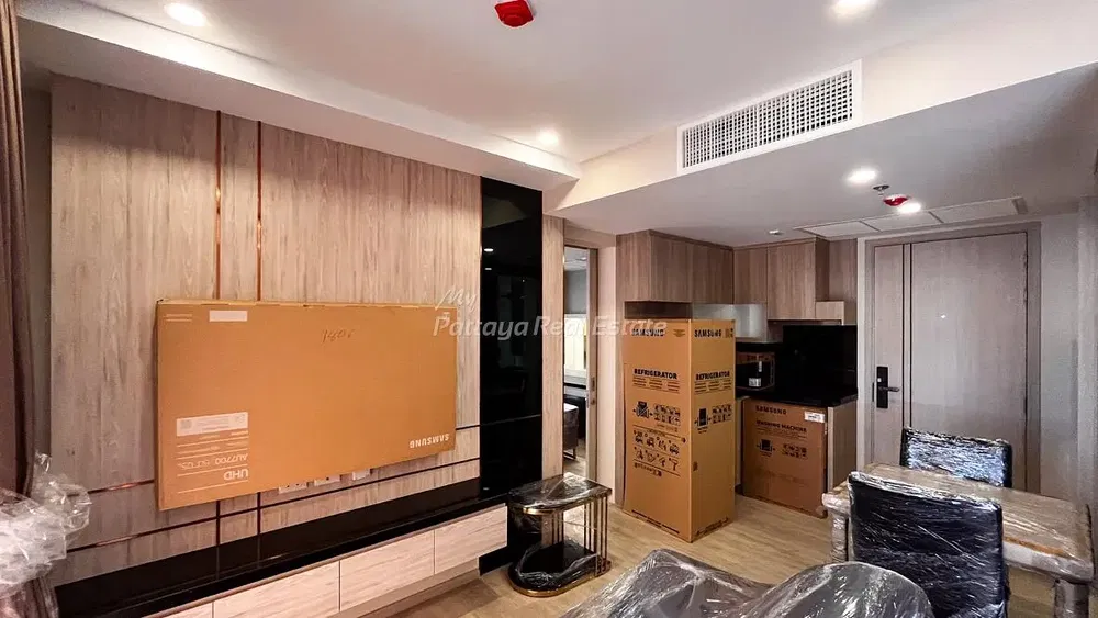 Küche; küchengeräte, holzboden, tageslicht, moderner stil