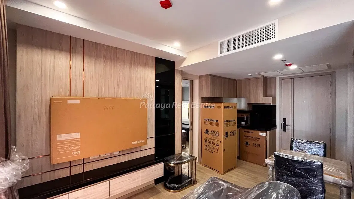 Küche; küchengeräte, holzboden, tageslicht, moderner stil