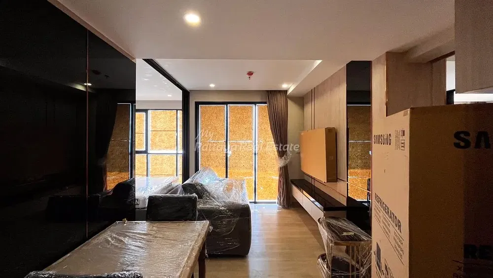 Küche; küchengeräte, holzboden, tageslicht, moderner stil