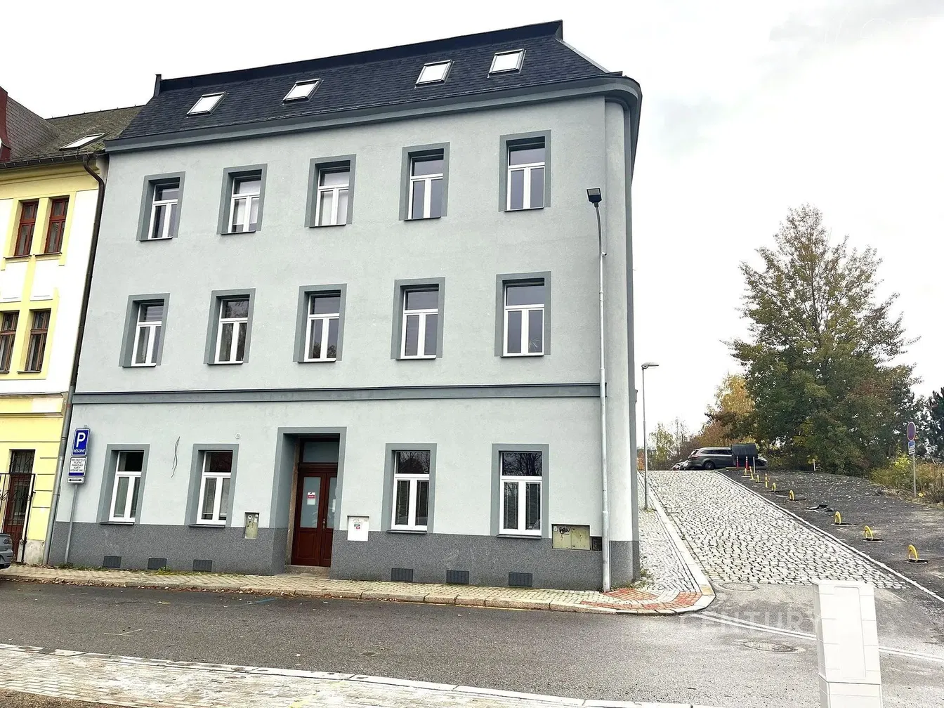 Küche; küchengeräte, holzboden, tageslicht, moderner stil