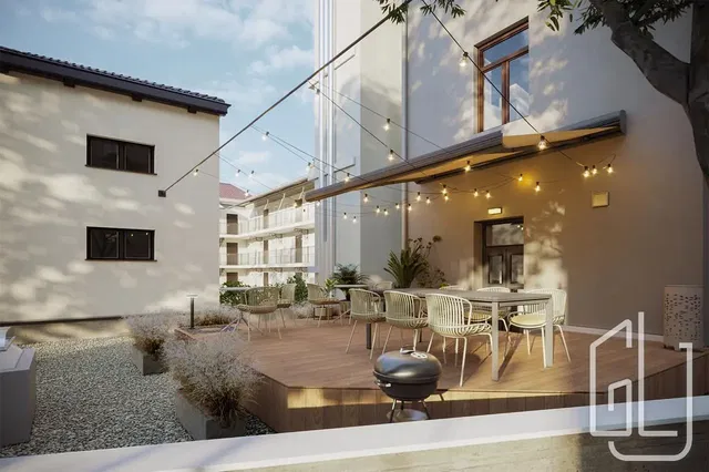 Хол; дървен под, естествена светлина, модерен стил, високи тавани