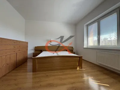Wohnzimmer; holzboden, tageslicht, moderner stil