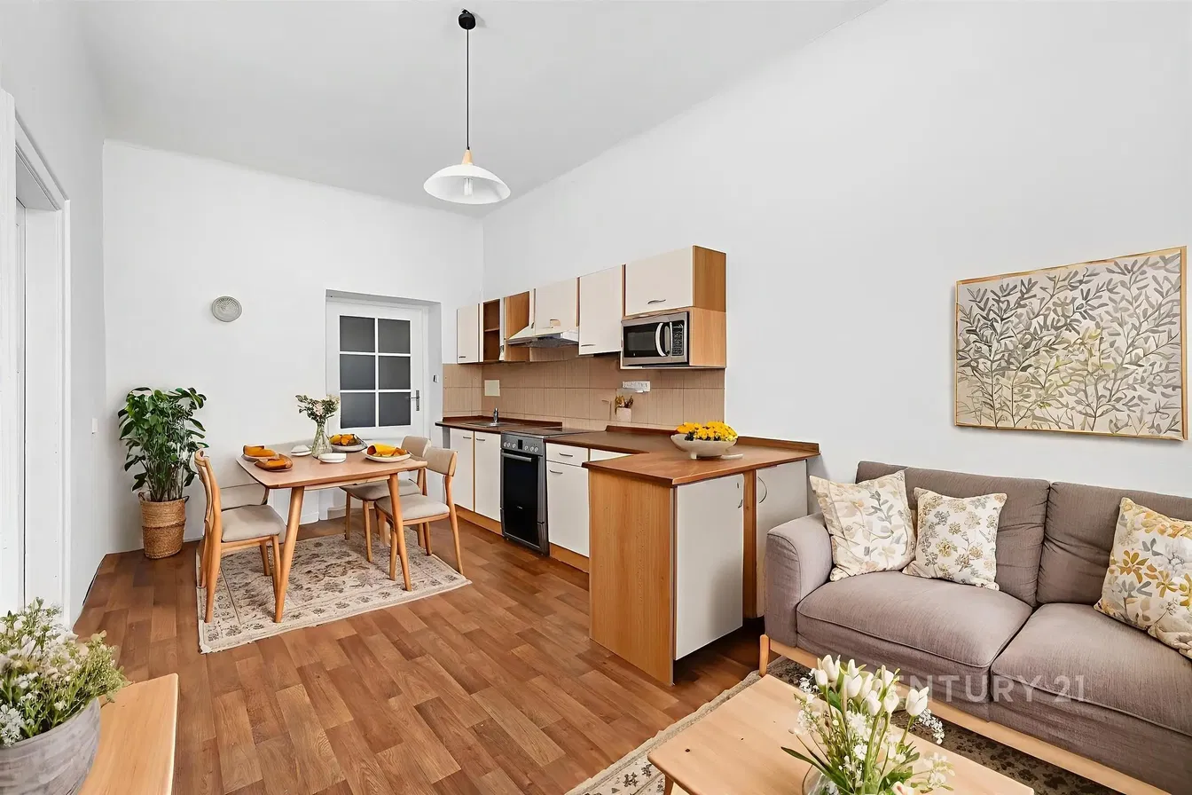 Küche; küchengeräte, holzboden, tageslicht, moderner stil