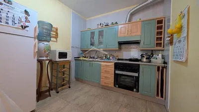 مطبخ; أجهزة المطبخ, أرضية خشبية, ضوء طبيعي, أسلوب عصري