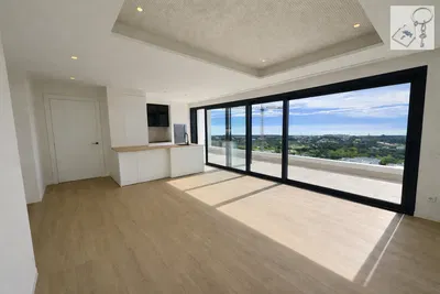 Küche; küchengeräte, holzboden, tageslicht, moderner stil