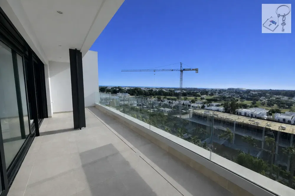 Küche; küchengeräte, holzboden, tageslicht, moderner stil