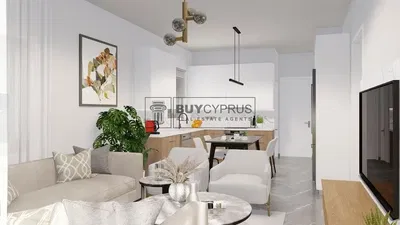 Kuchyně; kuchyňské spotřebiče, dřevěná podlaha, přirozené světlo, moderní styl