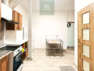 Living room; wood floor, natural light, modern style