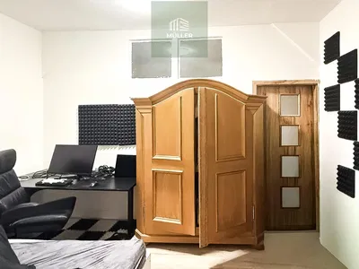 Living room; wood floor, natural light, modern style