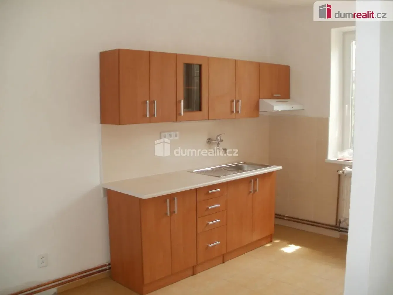 Кухня; кухненски уреди, плочки, естествена светлина, модерен стил