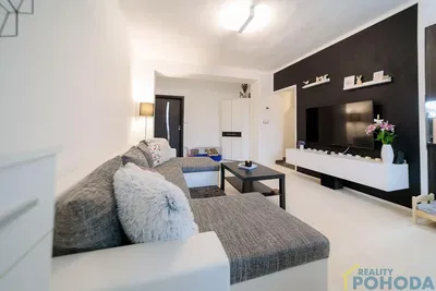 Wohnzimmer; holzboden, tageslicht, moderner stil