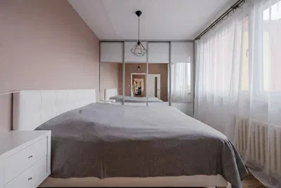 Хол; дървен под, естествена светлина, модерен стил, високи тавани