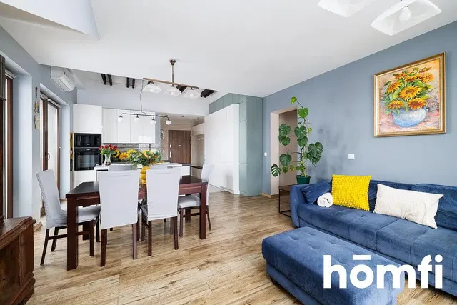 Küche; küchengeräte, holzboden, tageslicht, moderner stil