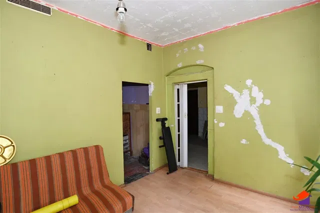 Küche; küchengeräte, holzboden, tageslicht, moderner stil