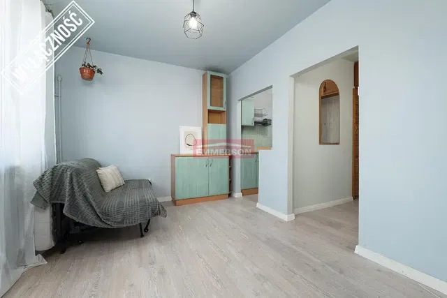 Küche; küchengeräte, holzboden, tageslicht, moderner stil