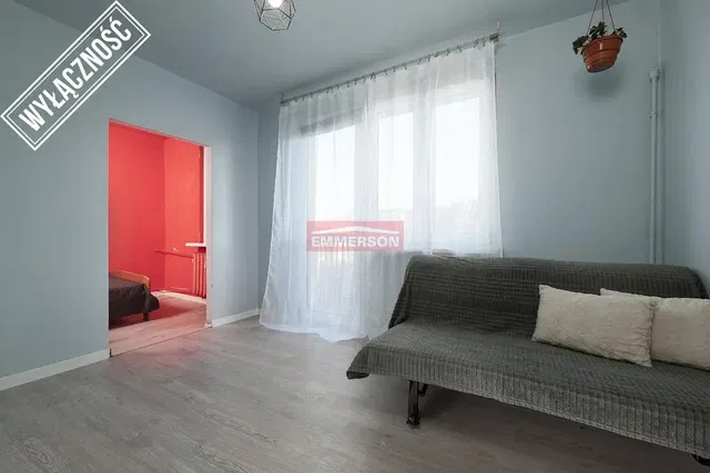 Küche; küchengeräte, holzboden, tageslicht, moderner stil