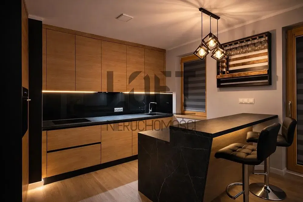 Cuisine; électroménager, parquet, lumière naturelle, style moderne