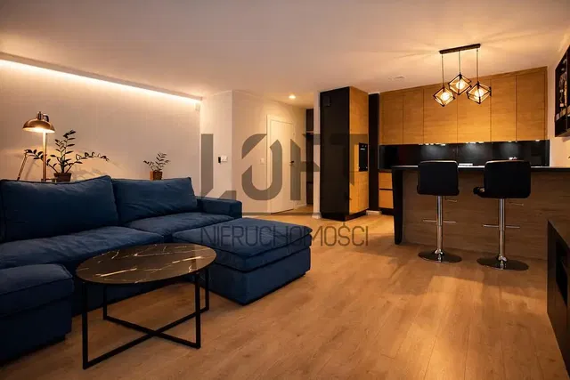 Cuisine; électroménager, parquet, lumière naturelle, style moderne