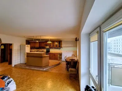 Küche; küchengeräte, holzboden, tageslicht, moderner stil