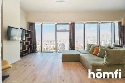 Küche; küchengeräte, holzboden, tageslicht, moderner stil