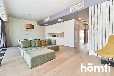 Küche; küchengeräte, holzboden, tageslicht, moderner stil