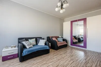 Küche; küchengeräte, holzboden, tageslicht, moderner stil