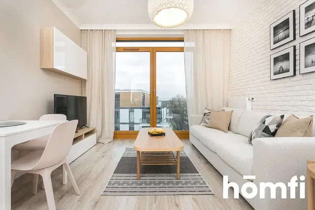 Küche; küchengeräte, holzboden, tageslicht, moderner stil