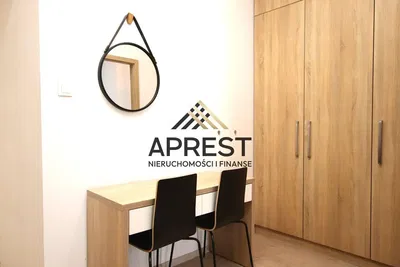 Küche; küchengeräte, holzboden, tageslicht, moderner stil