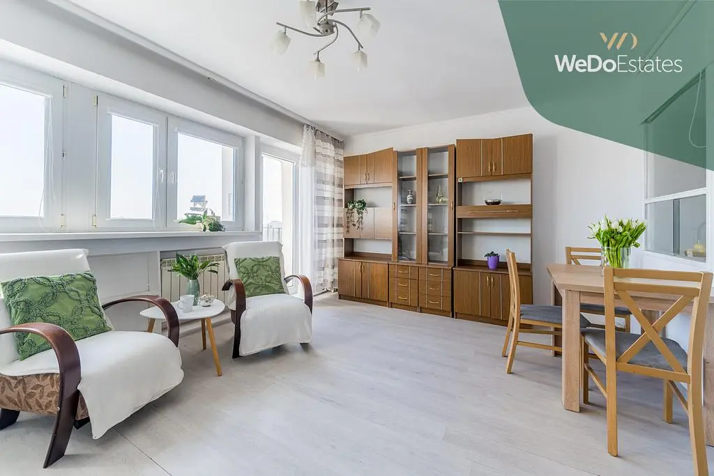 Küche; küchengeräte, holzboden, tageslicht, moderner stil