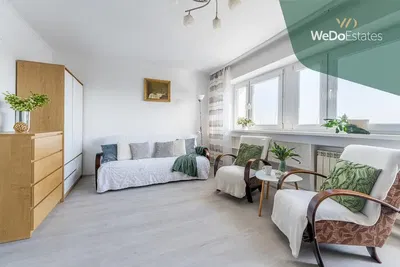 Küche; küchengeräte, holzboden, tageslicht, moderner stil