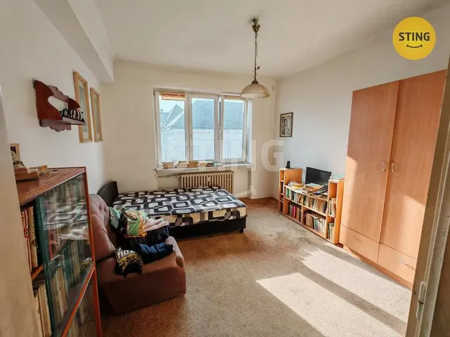 Wohnzimmer; holzboden, tageslicht, moderner stil