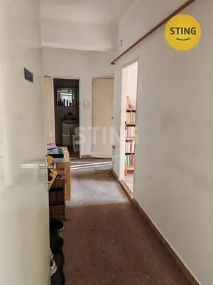 Küche; küchengeräte, holzboden, tageslicht, moderner stil