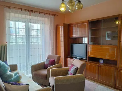 Cuisine; électroménager, parquet, lumière naturelle, style moderne