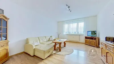 Küche; küchengeräte, holzboden, tageslicht, moderner stil