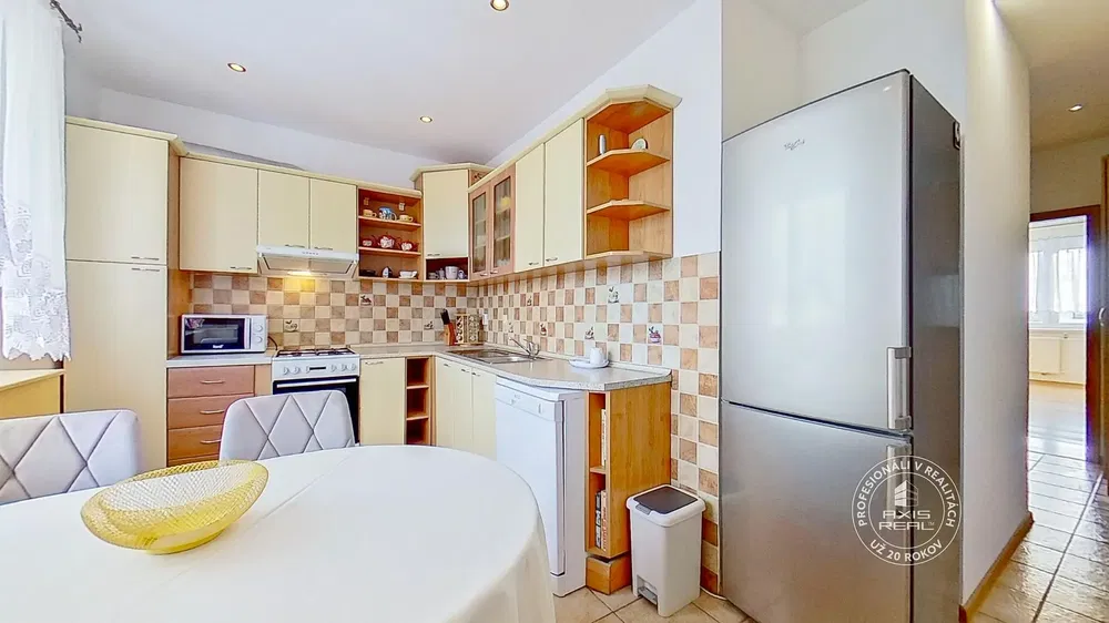 Küche; küchengeräte, holzboden, tageslicht, moderner stil