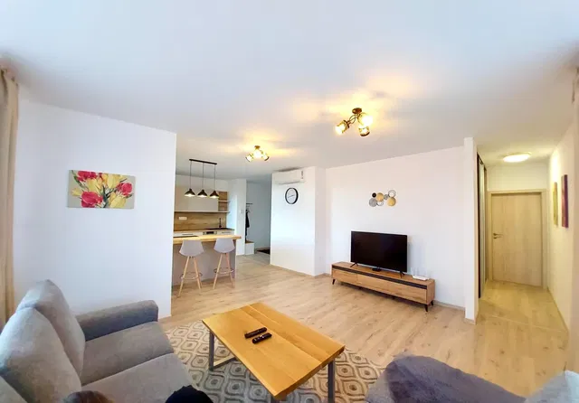 Küche; küchengeräte, holzboden, tageslicht, moderner stil