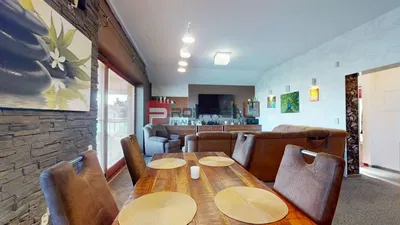 Küche; küchengeräte, holzboden, tageslicht, moderner stil