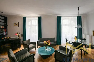 Living room; wood floor, natural light, modern style