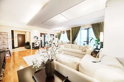 Cocina; electrodomésticos, suelo de madera, luz natural, estilo moderno