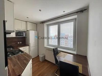 Cuisine; électroménager, parquet, lumière naturelle, style moderne