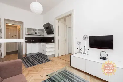 Salon; podłoga drewniana, światło dzienne, styl nowoczesny