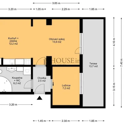 Кухня; кухненски уреди, дървен под, естествена светлина, модерен стил